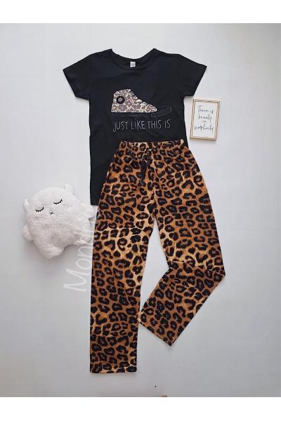 Pijama dama ieftina bumbac lunga cu pantaloni animal print si tricou negru cu imprimeu Tenis Just like this