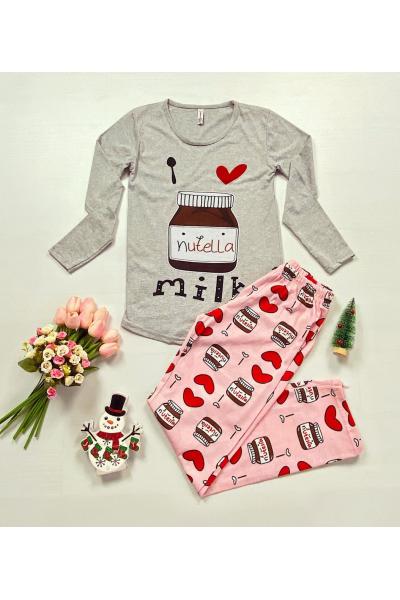 Pijama dama ieftina bumbac lunga cu pantaloni roz si bluza cu maneca lunga gri cu imprimeu NTL