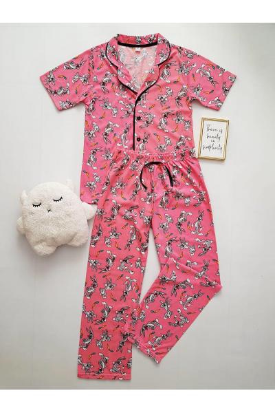 Pijama dama ieftina bumbac roz cu pantaloni lungi si tricou cu nasturi cu imprimeu BB