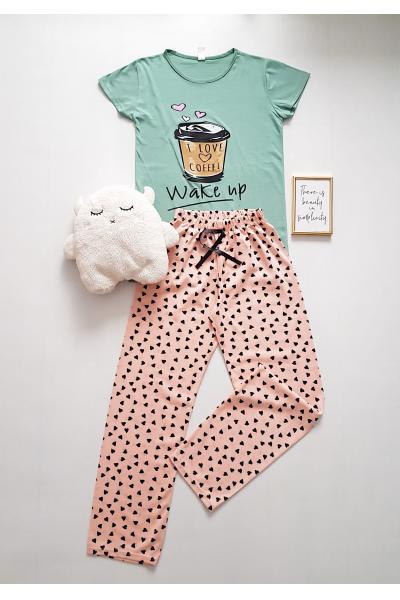 Pijama dama ieftina cu tricou verde si pantaloni lungi roz cu imprimeu Coffee Wake up