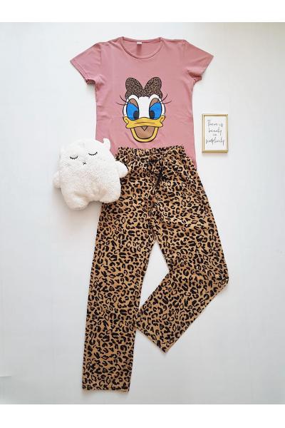 Pijama dama ieftina din bumbac cu pantaloni lungi animal print si tricou roz cu imprimeu DS