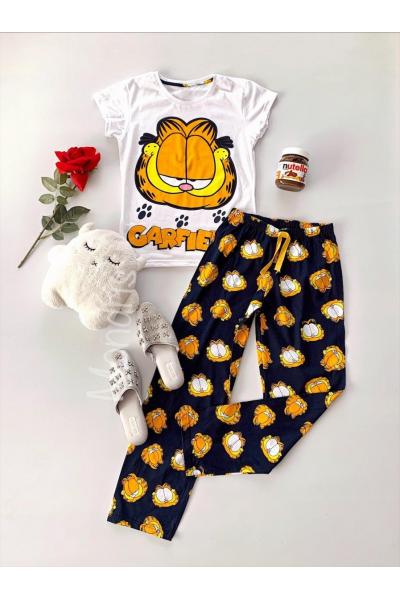 Pijama dama ieftina din bumbac lunga cu pantaloni lungi negri si tricou alb cu imprimeu Garfield