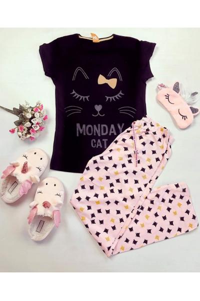 Pijama dama ieftina primavara-vara cu pantaloni lungi roz si tricou negru cu imprimeu Monday Cat
