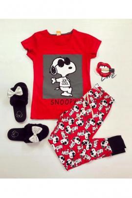 Pijama dama ieftina din bumbac cu tricou rosu si pantaloni rosii cu imprimeu Snoopy Cool